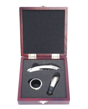 3-piece wine kit in wooden box