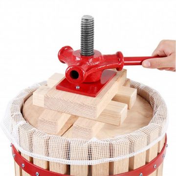 Fruit press VINOFERM 18 L wooden barrel 